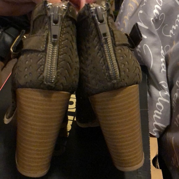 Peep toe booties - Picture 3 of 5